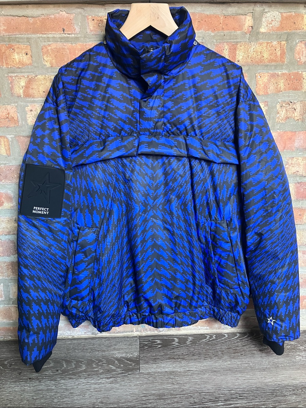Perfect Moment Men’s Blue Twisted Houndstooth Puffer Jacket